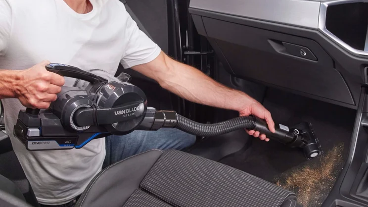How to Use a Car Vacuum Cleaner Properly: A Pro Guide